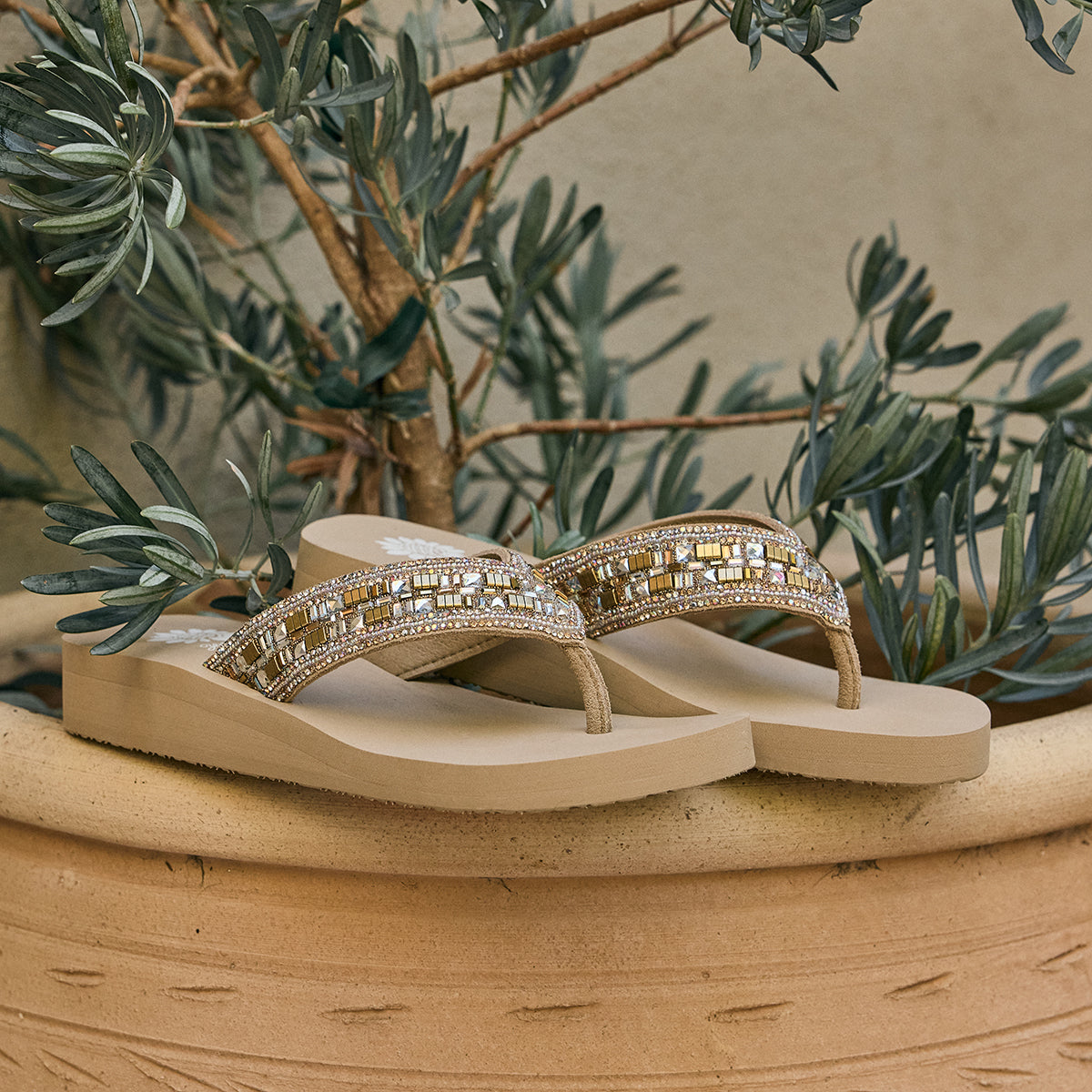 Yellow Box Footwear Jediah Sandal - Taupe Multi