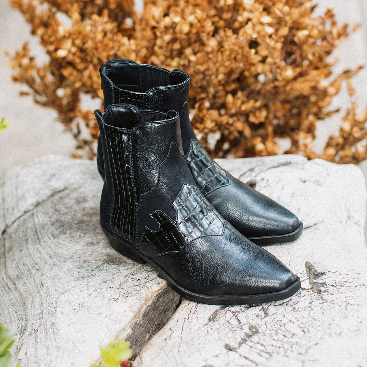 Yellow Box Footwear Willis Western Chelsea Boot - Black