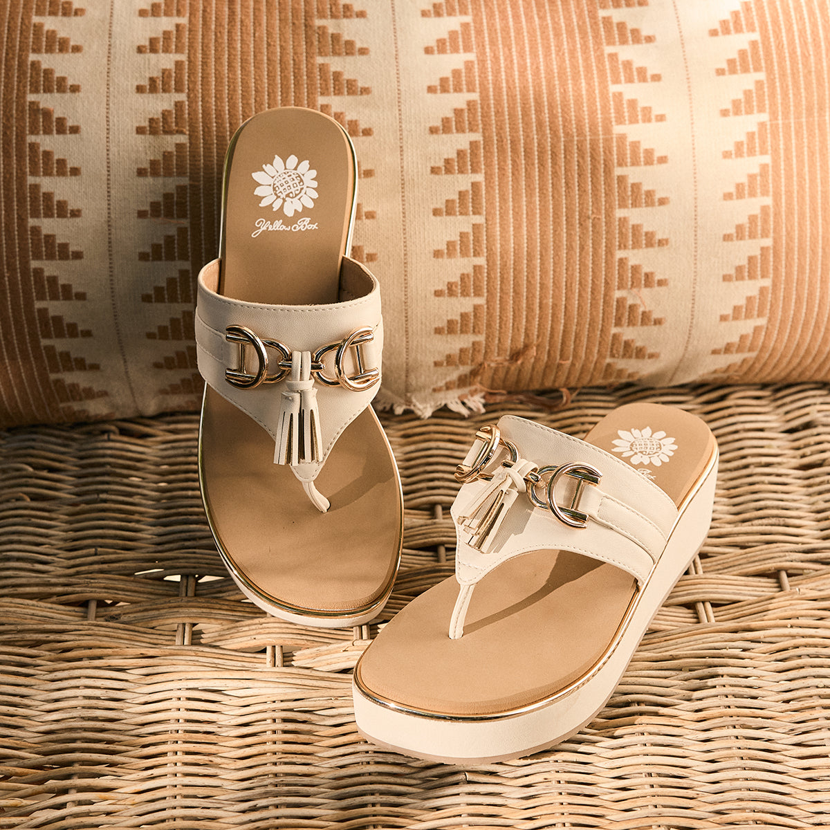 Yellow Box Footwear Geri Flatform Sandal - Ivory