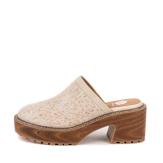Yellow Box Footwear Baylor Platform Clog - Bone