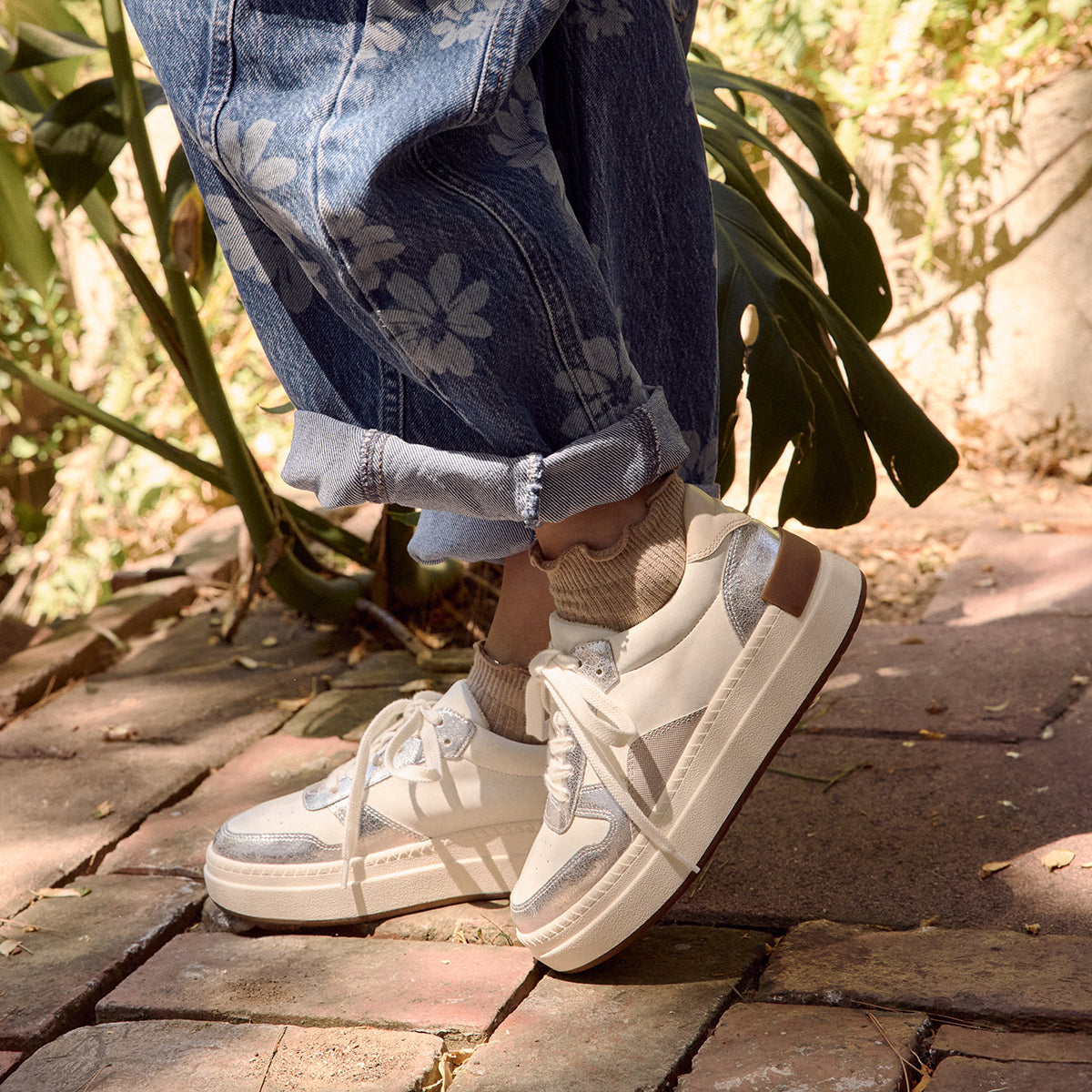 Yellow Box Footwear Oberlin Flatform Sneaker - Cream