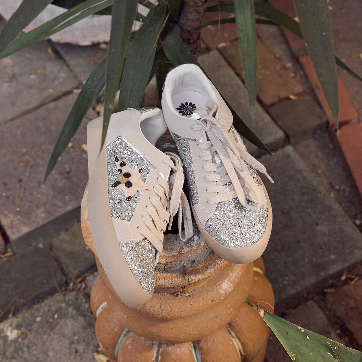 Yellow Box Footwear Chapman Lace-Up Sneaker - Silver