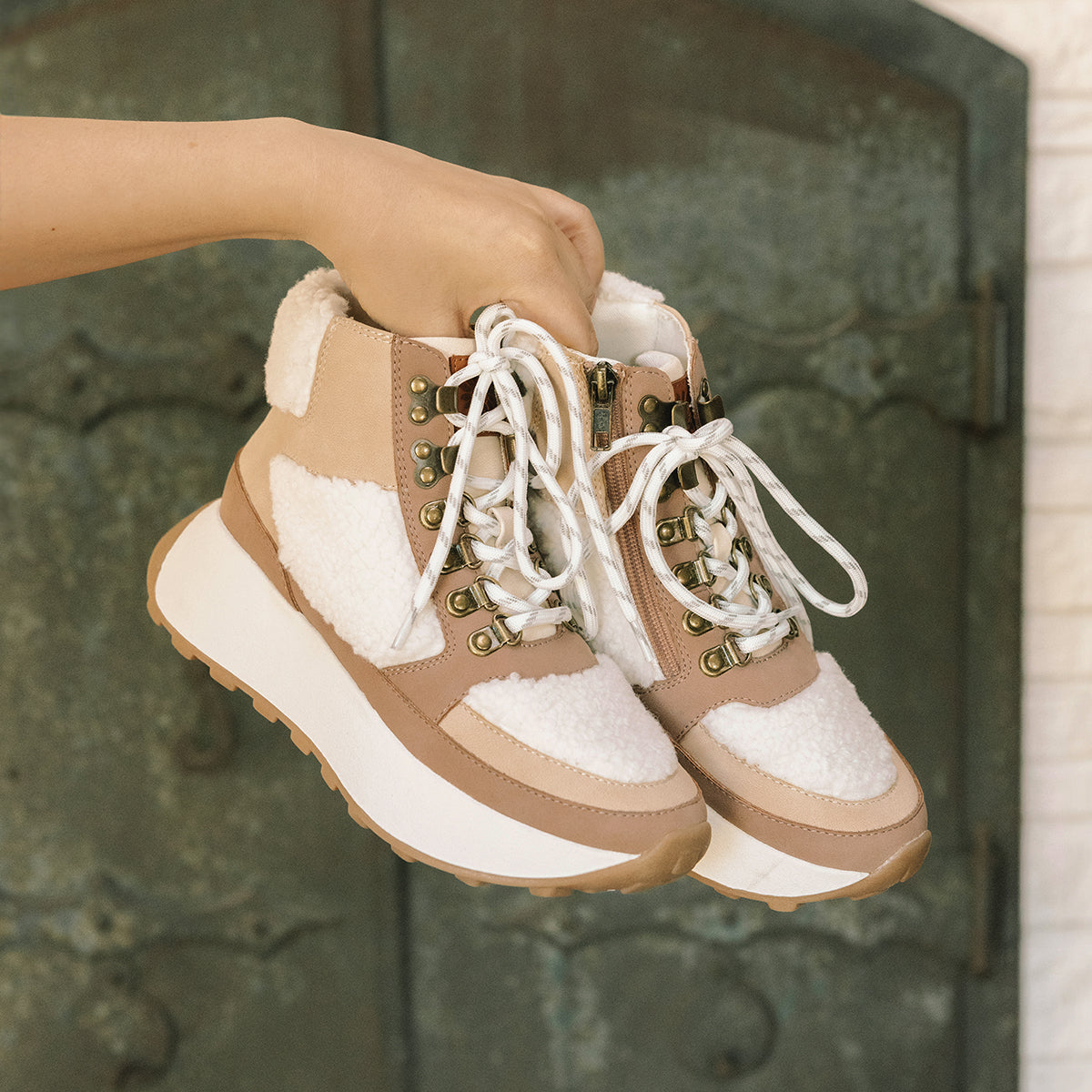 Yellow Box Footwear Hacey Flatform Hiker Boot - Tan