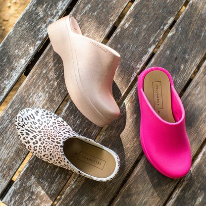 Yellow Box Footwear Zippy Clog - White
