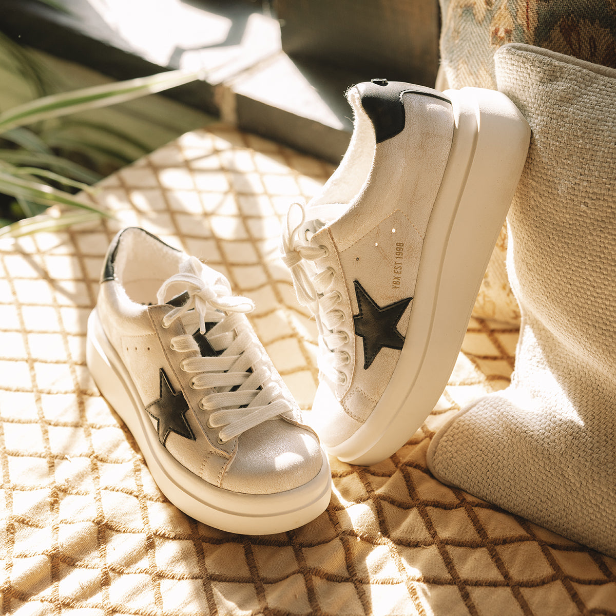 Yellow Box Footwear Elonna Flatform Sneaker - Black