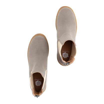Yellow Box Footwear Tabitha Chelsea Boot - Lt Gray
