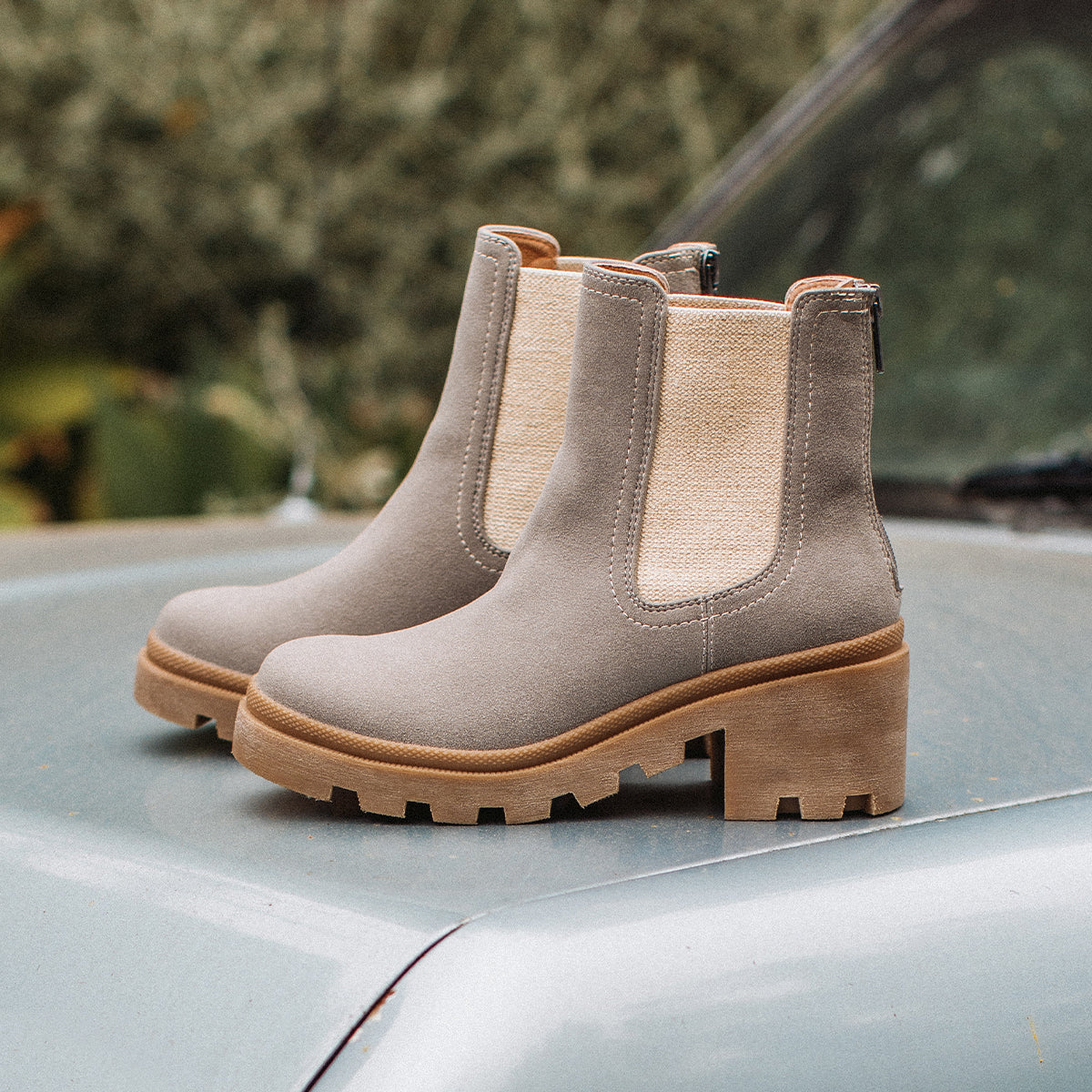 Yellow Box Footwear Tabitha Chelsea Boot - Lt Gray