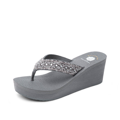 Yellow Box Footwear Waneta Wedge Sandal - Gray
