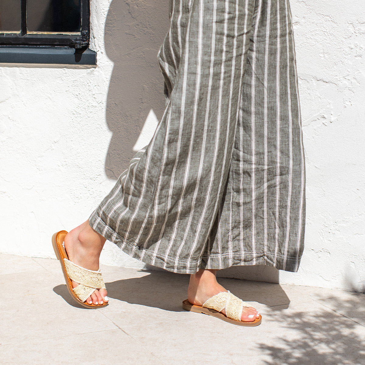 Yellow Box Footwear Deska Raffia Sandal - Natural